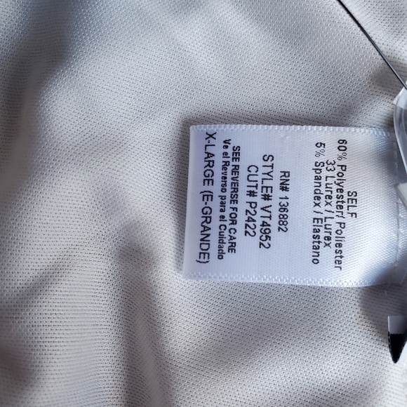 🍇NWT Metallic Halter Top - Picture 3 of 3